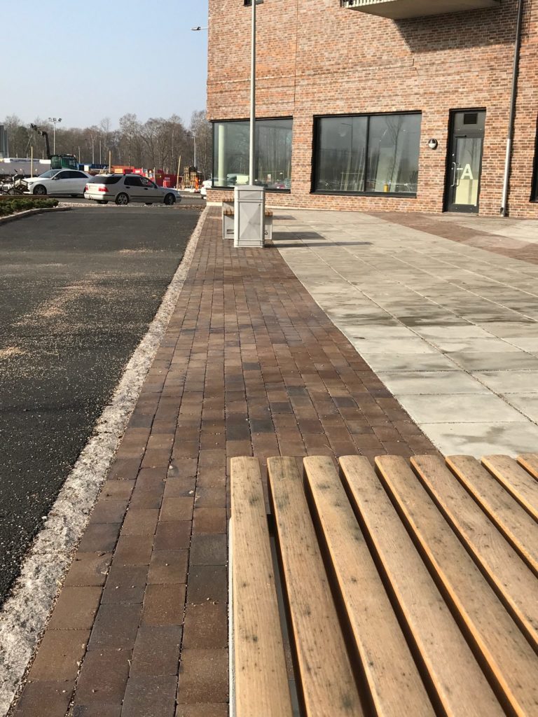 Image of Tuvelyckan, marktegel