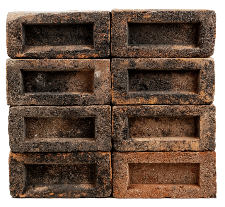 Image of 3243 Kröyer Smokey Red