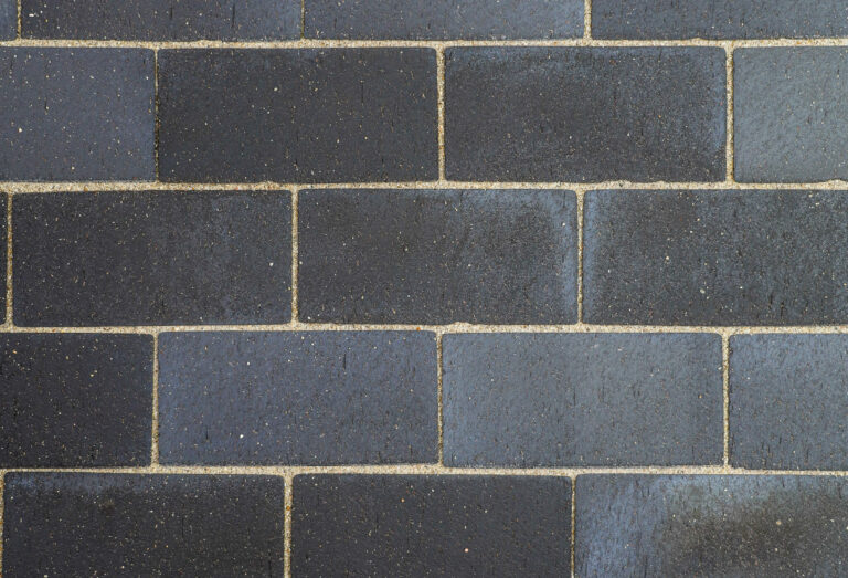 Image of Atlanta 215/105/50