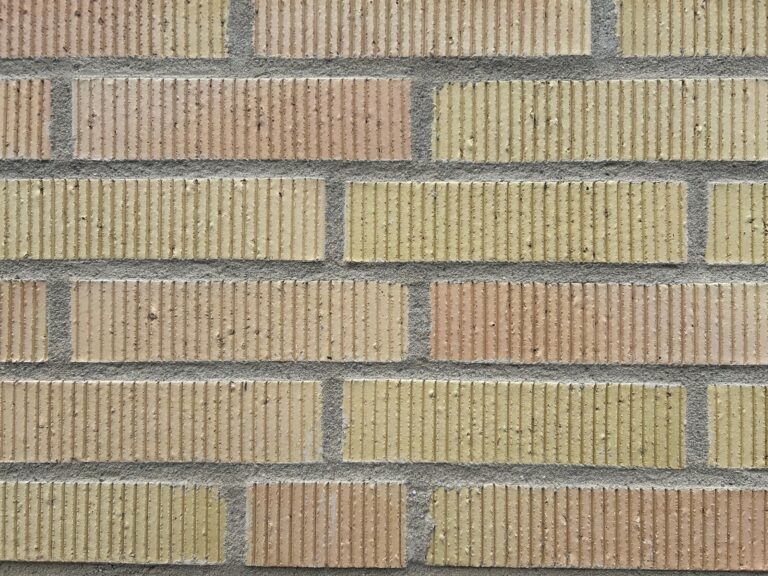 Image of Gulgrön räfflad håltegel