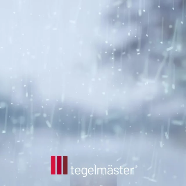 Grym slitstark 🌟

När du väljer tegel till ditt byggprojekt kan du vara säker på att du gör ett smart framtidsval. Teglet är ett kravlöst, enkelt och vackert byggmaterial som tåler det mesta – piskande regn, gassande sol och isande rimfrost. Det åldras med värdighet och kräver i princip inget underhåll under sin livstid. 🌱

Hos Tegelmäster hittar du rätt sten till ditt projekt – oavsett färg, form eller funktion. Våra experter stöttar dig hela vägen från ditt första besök till att du lägger den sista stenen på plats 🧱

#ByggHållbart #ByggFörFramtiden #HållbarArkitektur  #Marktegel #Återbrukattegel #Skärmtegel #Glädje #Engagemang #Nyfikenhet #GreatPlaceToWork #Tillsammans 
#Tegel #Arkitektur #Brick #Hållbararkitektur #Tegelhus #Hållbartbyggande  #Tegelmäster